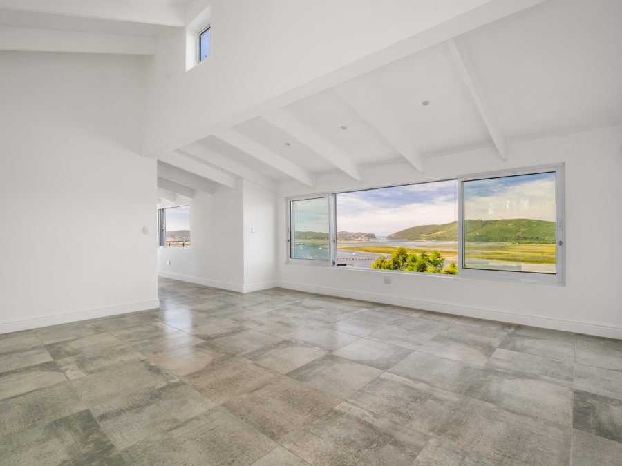 5 Bedroom Property for Sale in Paradise Western Cape